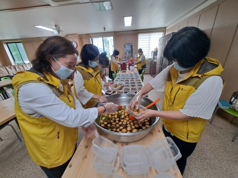 (노인맞춤돌봄서비스) 9월 밑반찬 전달하였습니다.